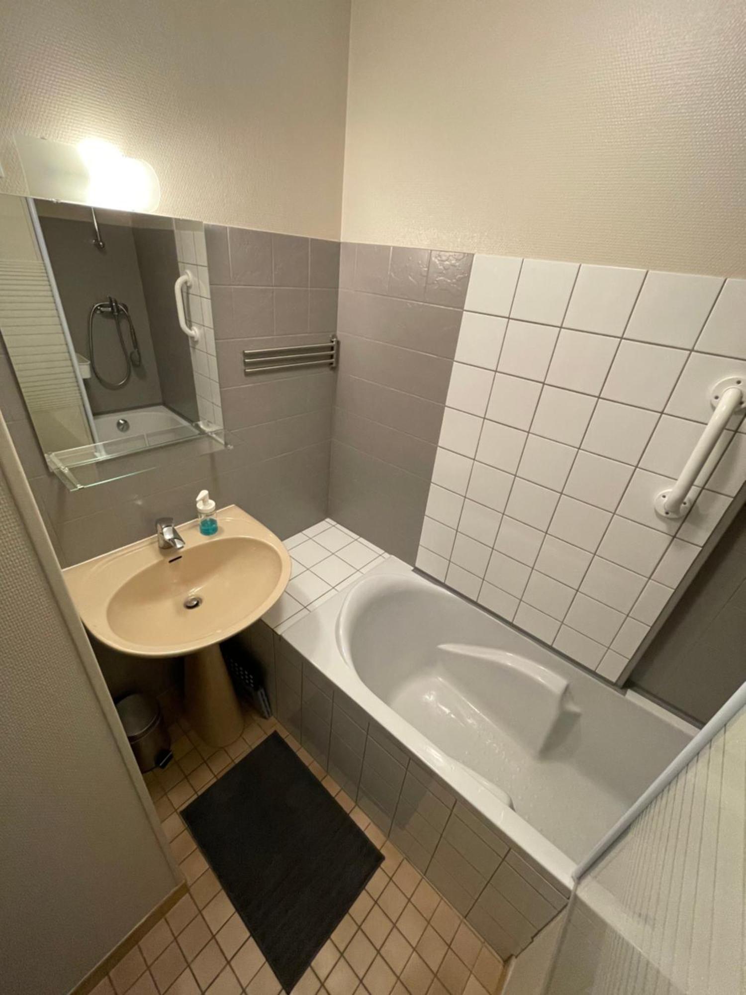 Chez Gustou Apartment Chaudes-Aigues Luaran gambar